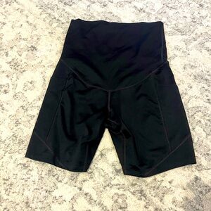 Maternity biker shorts